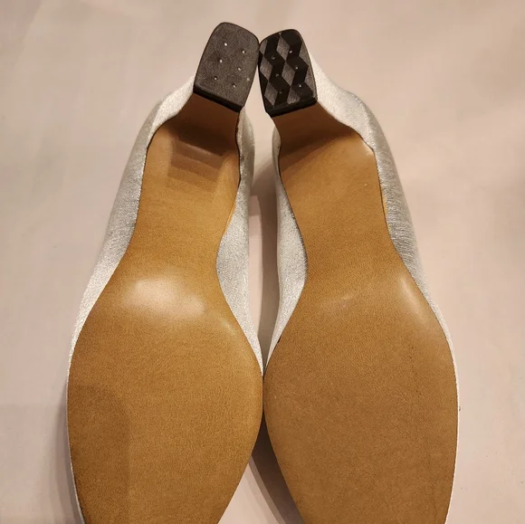 Vintage Silver American Girl Pumps - Size 6, 2.5" Heel - Picture 8 of 11